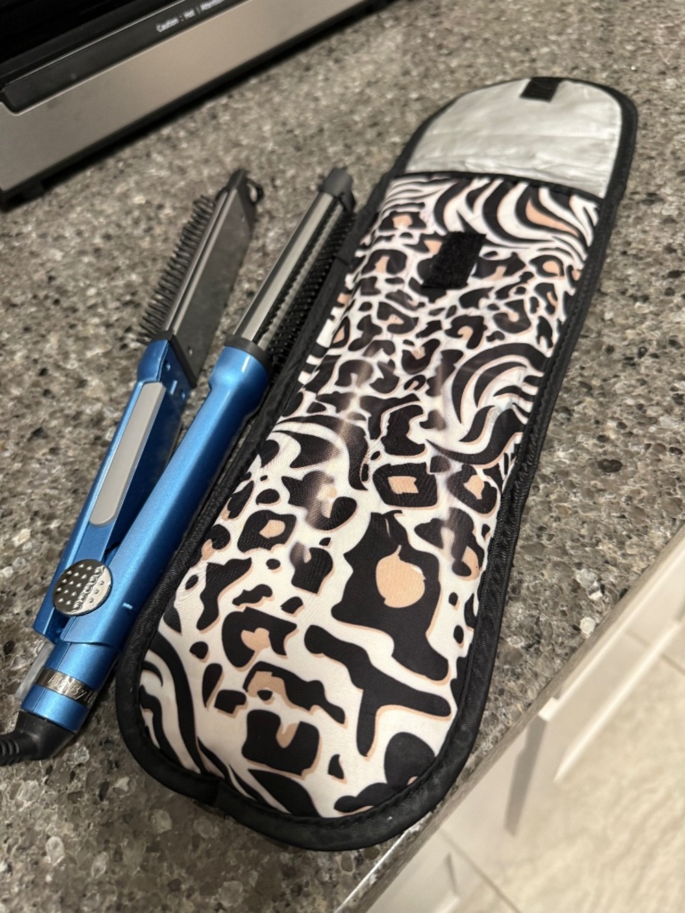 BaBylissPro Nano Titanium Omni Styler 1-1/4” Flat Iron & Style Comb BABNT8125